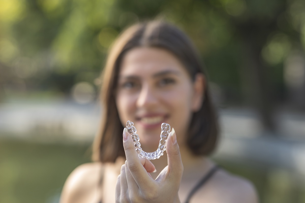 eating and drinking with invisalign tips from smyrna dentists