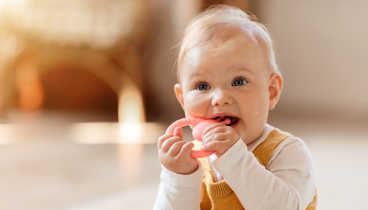 toddler teething signs relief guide from pediatric dentist smyrna